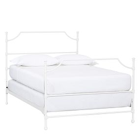 Maison Classic Bed