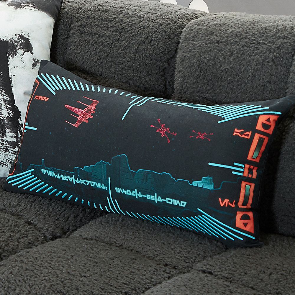 <em>Star Wars</em>&#8482; Target Locked Pillow Cover