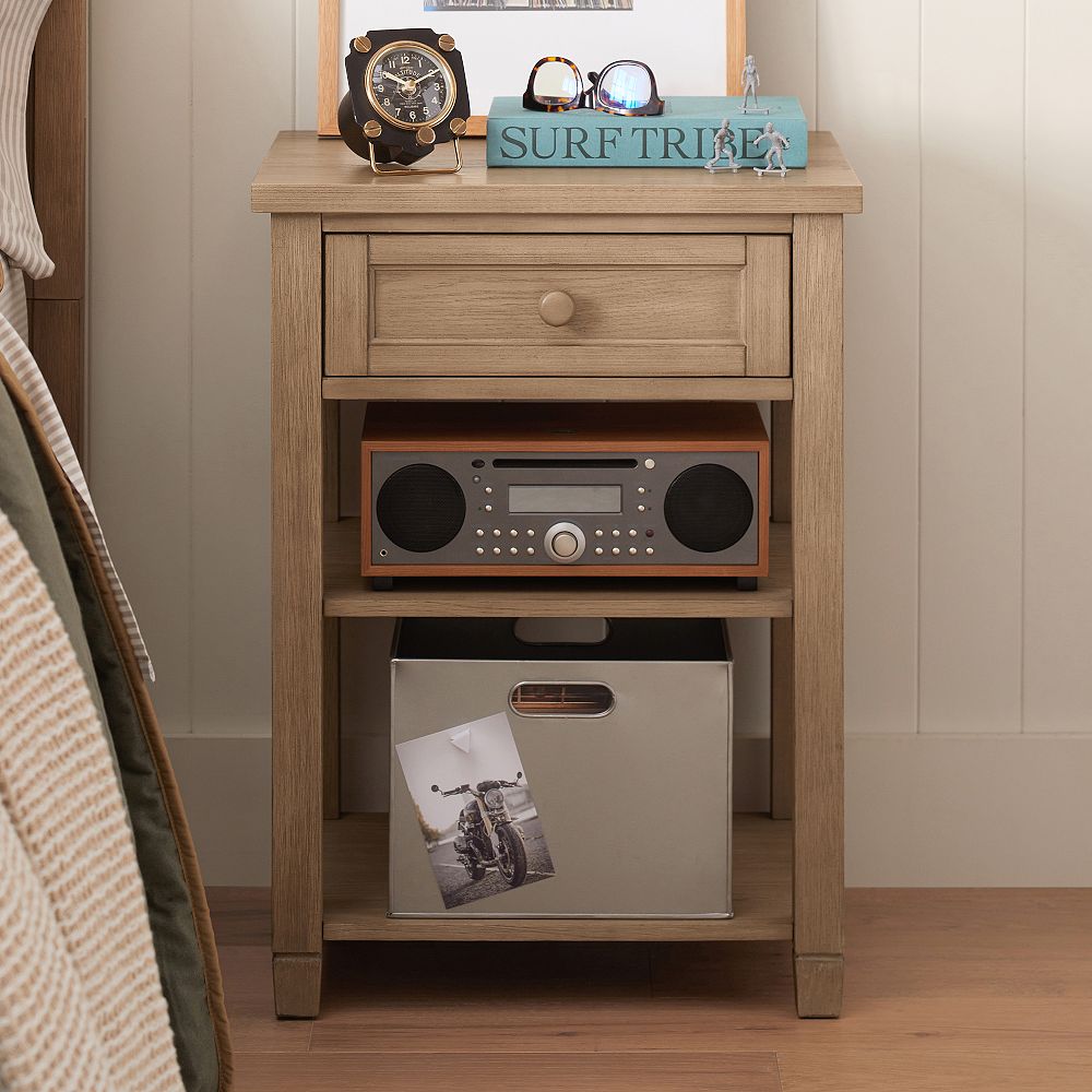 Beadboard Nightstand (21&quot;)