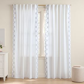Needlepoint Bow Light-Filtering Curtain