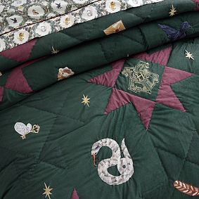 Harry Potter&#8482; Hogwarts Velvet Quilt