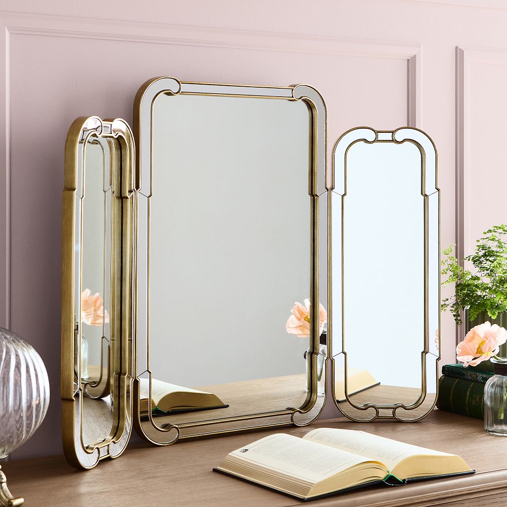 <i>Wicked</i> Trifold Vanity Mirror (37&quot;x26&quot;)