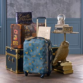 Harry Potter&#8482; Hedwig&#8482; Side Table (16&quot;)