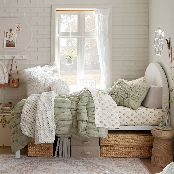 Cream Puff Comforter Set