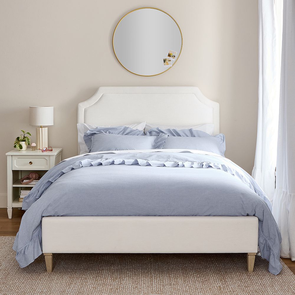 Auburn Tufted Upholstered Classic Bed