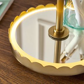 Scallop Light-Up Tiered Beauty Stand (12&quot;)