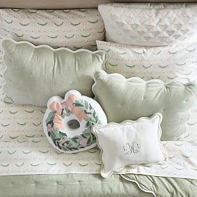 Sweet Wreath Pillow