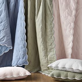 Sweet Velvet Scallop Quilt