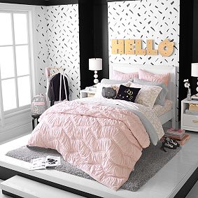 Hello Kitty&#174; Rockin' Plush Bluetooth&#174; Speaker