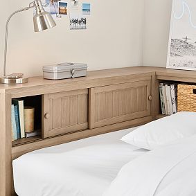 Beadboard Full Corner Storage Lounge Bed