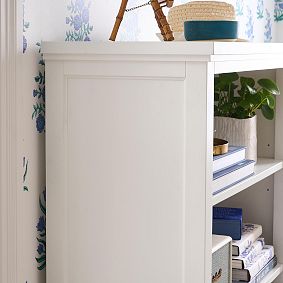 Beadboard Wide Bookcase with Drawer (32")