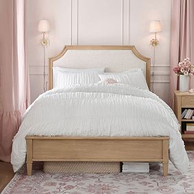 Auburn Wood &amp; Upholstered Classic Bed