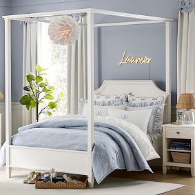 Georgia Bow Garland Quilt