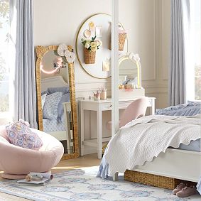 Hello Kitty&#174; Heritage Shaped Floor Mirror (24&quot;x60&quot;)