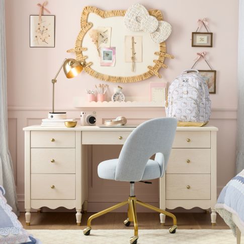 Hello Kitty® Pop Quiz Pretty Study Space