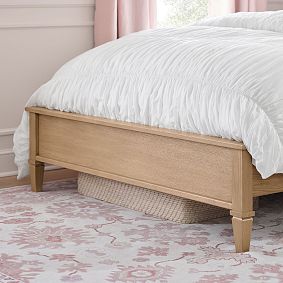 Auburn Wood &amp; Upholstered Classic Bed