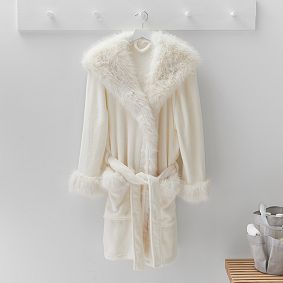 Feathery Faux Fur Collar Robe