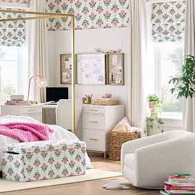 Roller Rabbit Rosebud Wallpaper