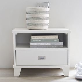 Findley Nightstand (23")