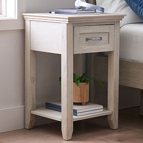 Hampton Nightstand (19")