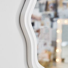 Round Scalloped Mirror (30")