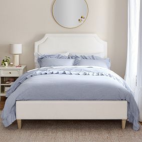 Auburn Tufted Upholstered Classic Bed