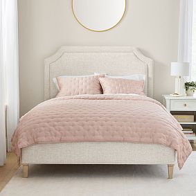 Auburn Tufted Upholstered Classic Bed