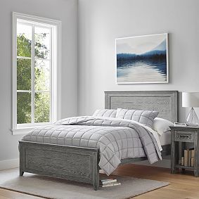 Hampton Classic Bed &amp; 9-Drawer Dresser Set