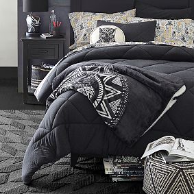 Marvel's <em>Black Panther</em> Sherpa Throw