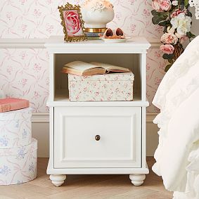 Chelsea Nightstand (20")