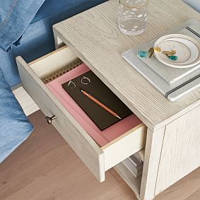 Bellevue Nightstand (19")