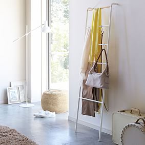 Tower Leaning Ladder Hanger