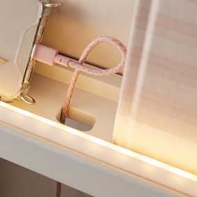 No Nails Light-Up Shelving (20")