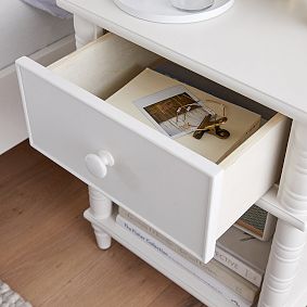 Elsie Nightstand (19")