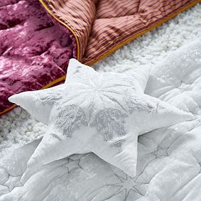 Harry Potter™ Hogwarts™ Crest Velvet Sleeping Bag