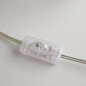 Emery Scallop Woven Shade Table Lamp (17")