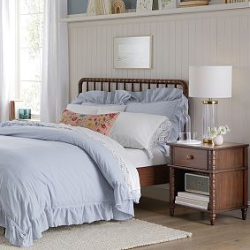 Elsie Nightstand (19")