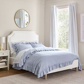 Auburn Tufted Upholstered Classic Bed