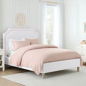 Auburn Upholstered Piped Classic Bed