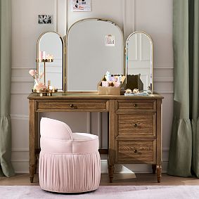 Scallop Light-Up Tiered Beauty Stand (12")