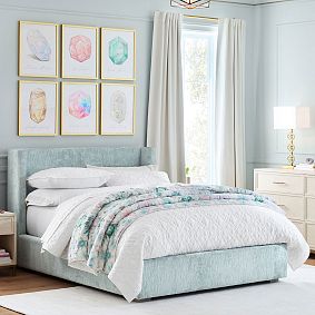 Kendra Scott Shelter Upholstered Classic Bed