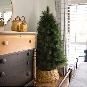 Pampas Grass Christmas Tree (4'-6')