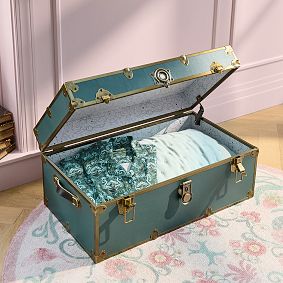 <i>Wicked</i> Standard Dorm Trunk (32")