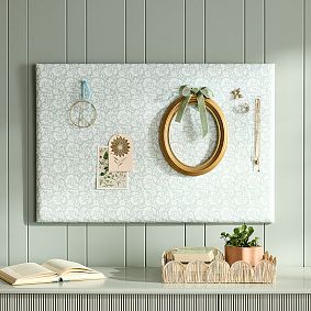 Chris Loves Julia No Nails Pinboard (36"x24")