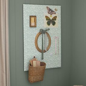 Chris Loves Julia No Nails Pinboard (36"x24")