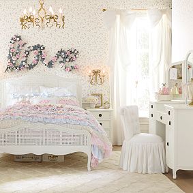 LoveShackFancy Bow Trellis Rug