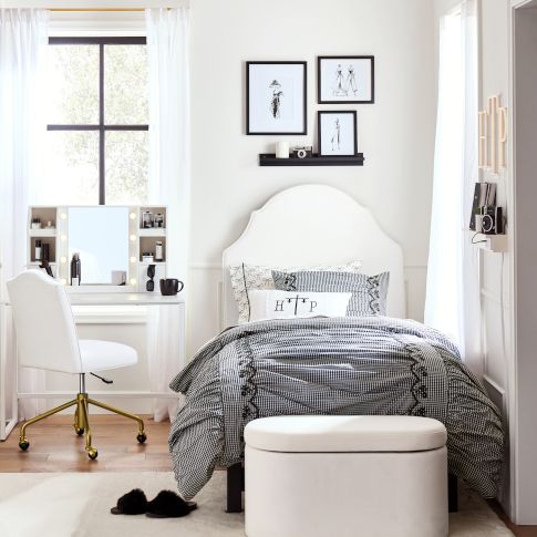 Modern Cottage Dorm Room