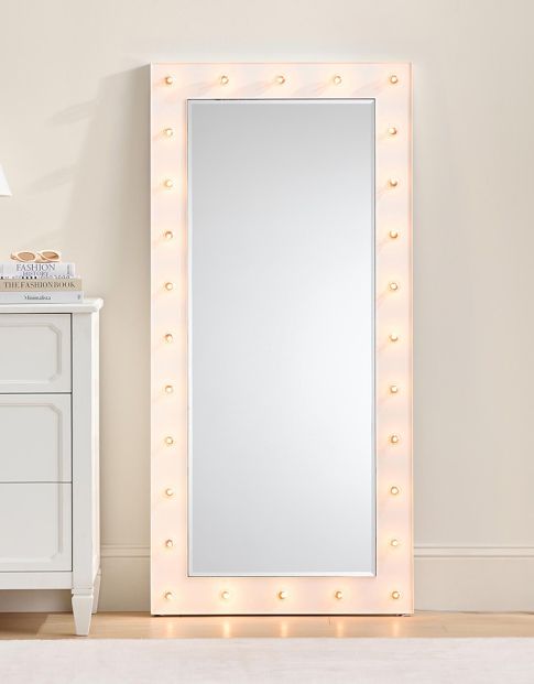 Light-Up Decor &amp; Accessories