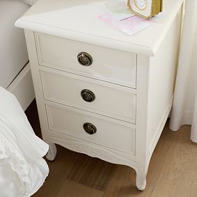 LoveShackFancy 3-Drawer Nightstand (18")