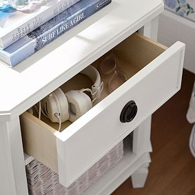 Marlowe Nightstand (22")